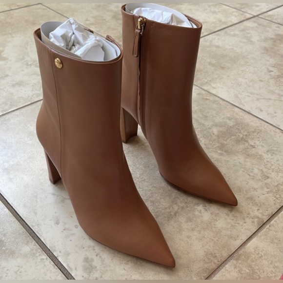 Tory Burch Shoes - NEW Tory Burch Tan Leather Ankle Booties